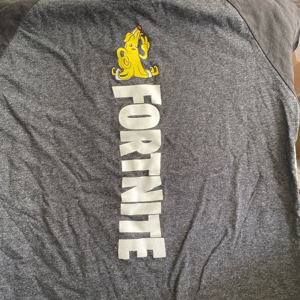 Fortnite long sleeve t-shirt  18/20